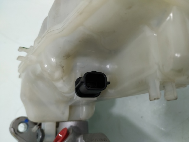 Zbiorniczek głównego cylindra hamulcowego (płynu hamulcowego) 460913217R RENAULT