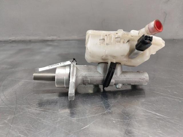 Zbiorniczek głównego cylindra hamulcowego (płynu hamulcowego) 460913484R RENAULT