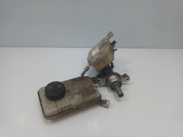Zbiorniczek głównego cylindra hamulcowego (płynu hamulcowego) 460913484R RENAULT