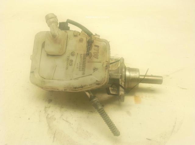 Zbiorniczek głównego cylindra hamulcowego (płynu hamulcowego) 460913484R RENAULT