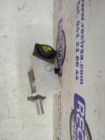 Zbiorniczek głównego cylindra hamulcowego (płynu hamulcowego) 460915125R RENAULT