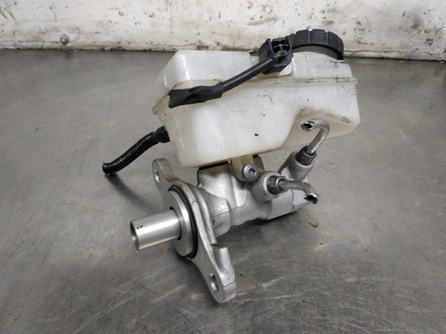 Zbiorniczek głównego cylindra hamulcowego (płynu hamulcowego) 460915125R RENAULT