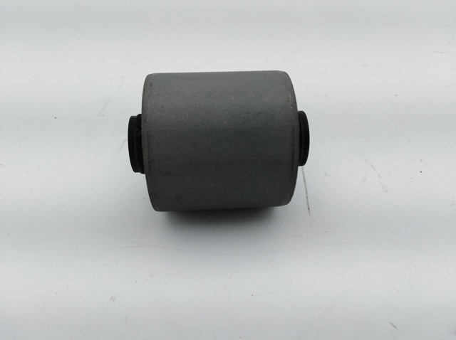 Silentblok wahacza Suzuki XL-7