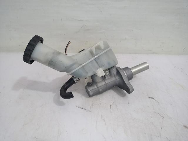 Zbiorniczek głównego cylindra hamulcowego (płynu hamulcowego) Mitsubishi Outlander CWW