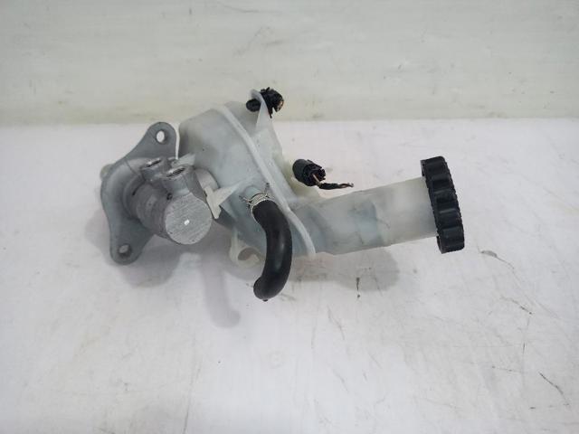 Zbiorniczek głównego cylindra hamulcowego (płynu hamulcowego) Mitsubishi Outlander CWW