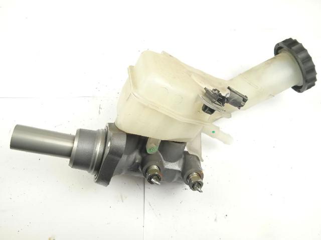 Zbiorniczek głównego cylindra hamulcowego (płynu hamulcowego) Mitsubishi Outlander CWW