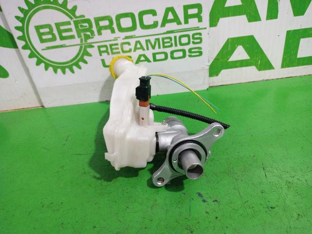 Zbiorniczek głównego cylindra hamulcowego (płynu hamulcowego) Citroen C4