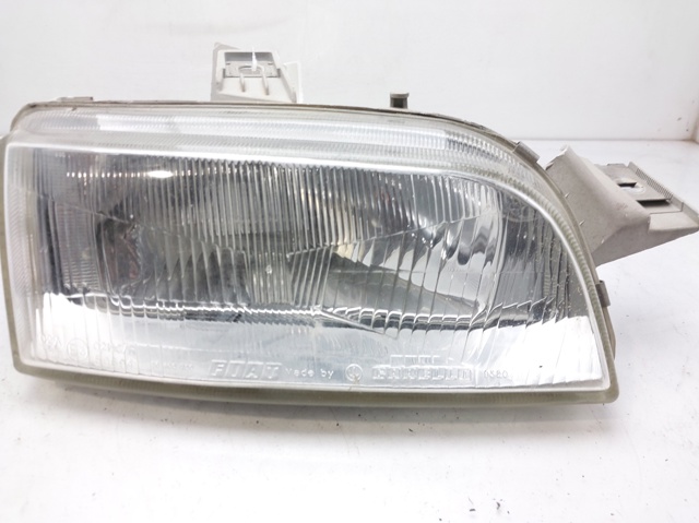 Reflektor prawy 46402649 FIAT