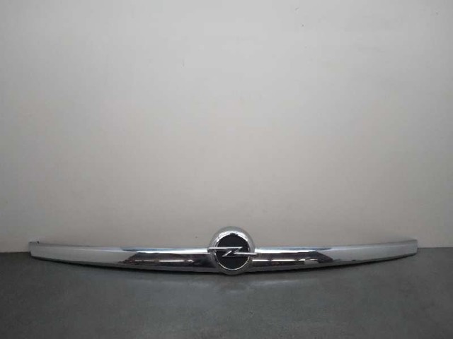Atrapa chłodnicy 464192822 OPEL