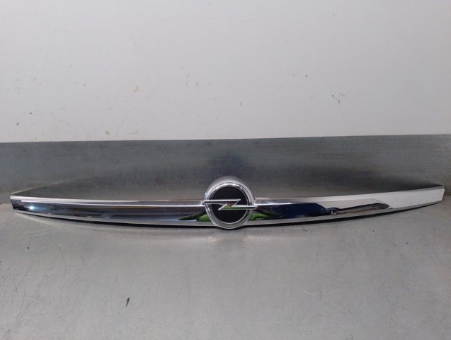 Atrapa chłodnicy 464192822 OPEL