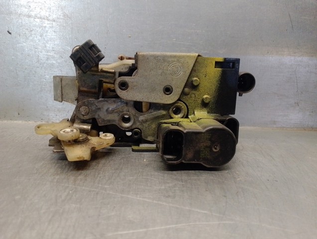 Zamek drzwi przednich prawych 46442169 FIAT