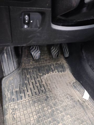 Kupić Pedał sprzęgła Dacia Duster  HM w dobrej cenie