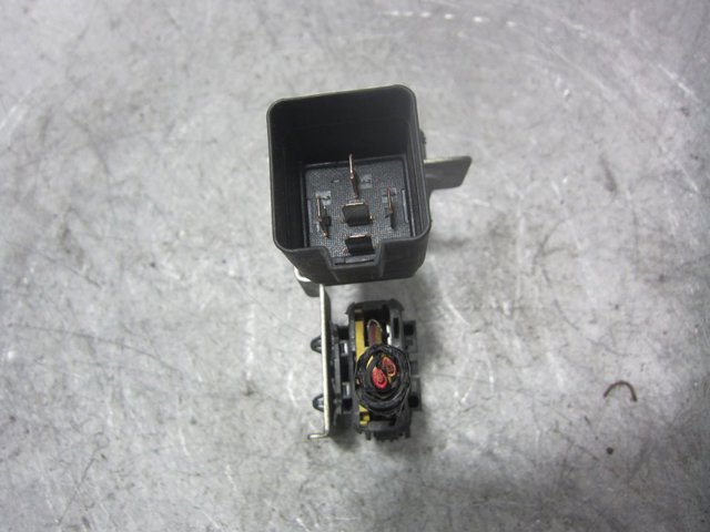 Przekaźnik wentylatora Fiat Brava 182