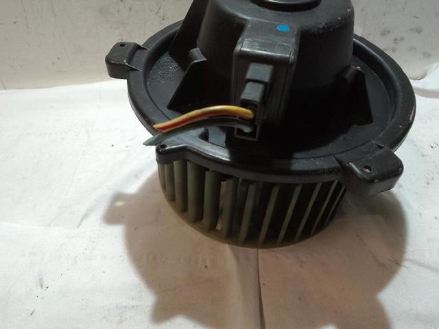 Silniczek wentylatora nagrzewnicy (ogrzewacza wnętrza) Fiat Punto 1 176