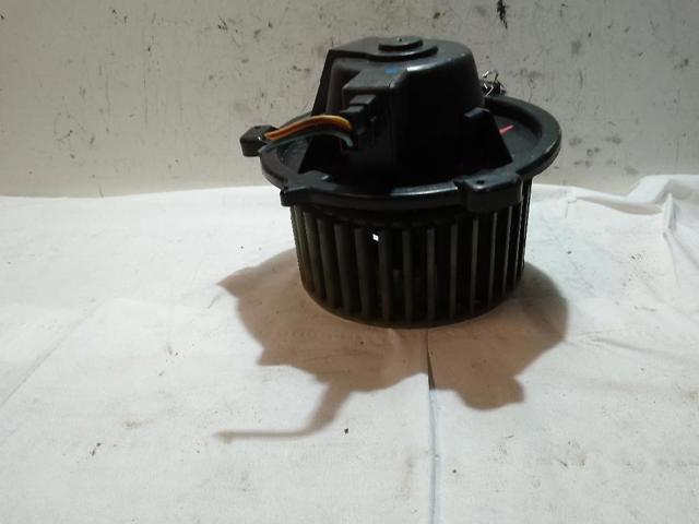 Silniczek wentylatora nagrzewnicy (ogrzewacza wnętrza) Fiat Punto 1 176