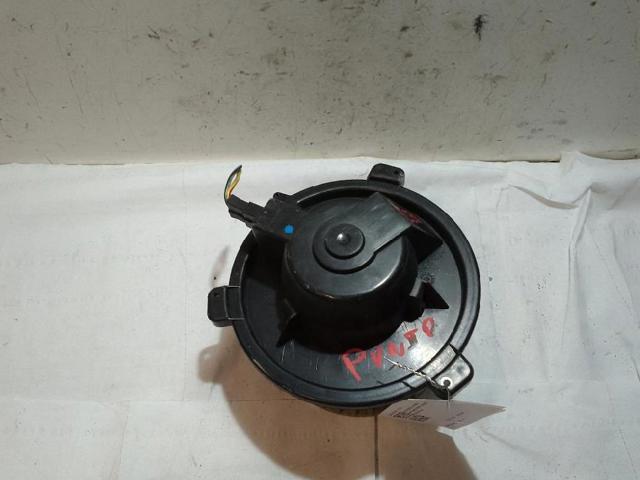 Silniczek wentylatora nagrzewnicy (ogrzewacza wnętrza) Fiat Punto 1 176