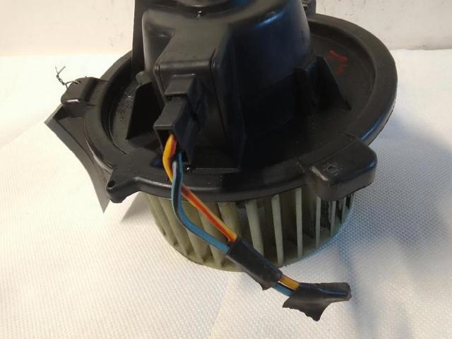 Silniczek wentylatora nagrzewnicy (ogrzewacza wnętrza) Fiat Punto 1 176