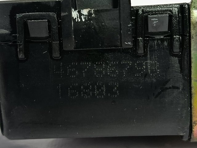 Zamek drzwi przednich lewych 46786798 FIAT