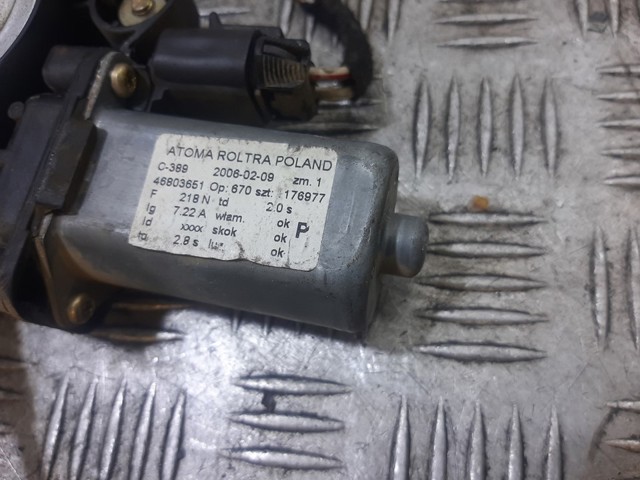 Mechanizm podnoszenia szyby drzwi przednich prawych 46803651 FIAT