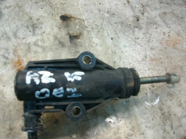 Cylinder roboczy sprzęgła 46804423 FIAT