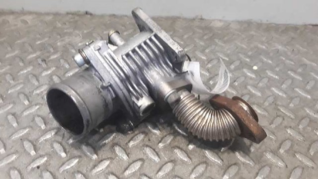 Przepustnica Alfa Romeo 166