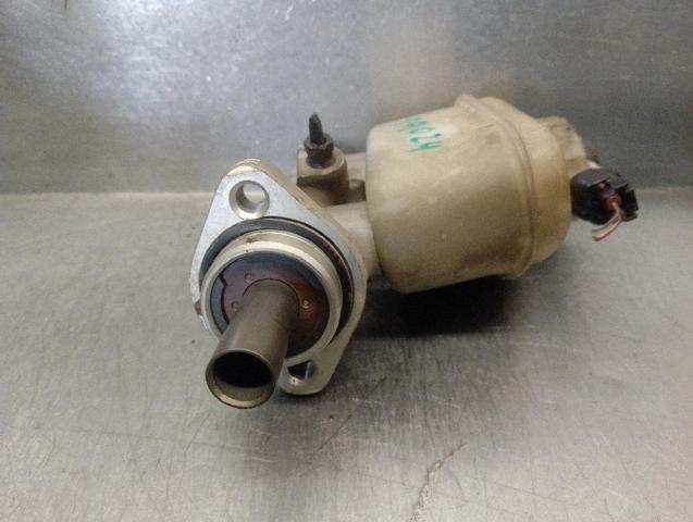 Główny cylinder hamulców Toyota Avensis 1 T22