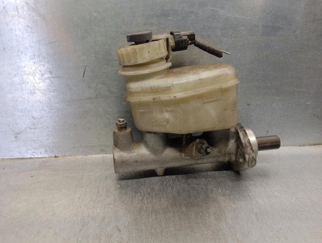 Główny cylinder hamulców Toyota Avensis 1 T22