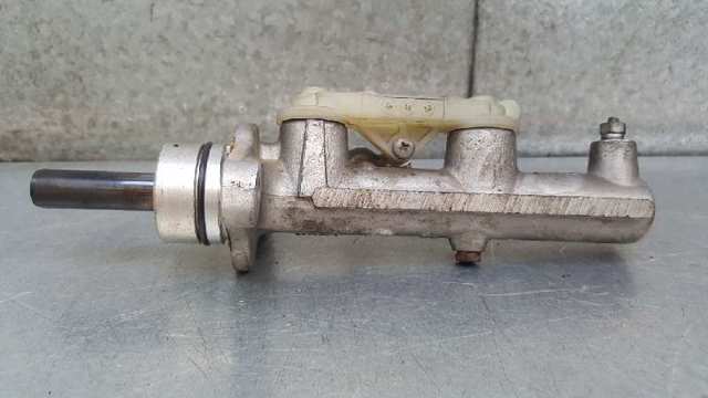 Kupić Główny cylinder hamulców Toyota Previa  ACR3 w dobrej cenie