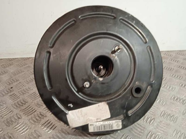 Wzmacniacz próżniowy hamulców 472100005R RENAULT