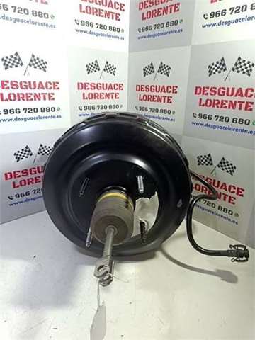 Wzmacniacz próżniowy hamulców 472100453R RENAULT