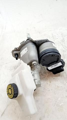 Główny cylinder hamulców 472100D030 TOYOTA