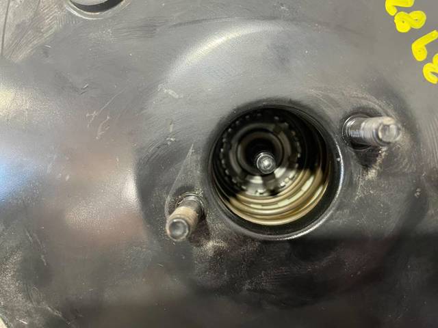 Wzmacniacz próżniowy hamulców 472101170R RENAULT