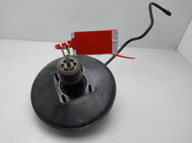 Wzmacniacz próżniowy hamulców 472105194R RENAULT