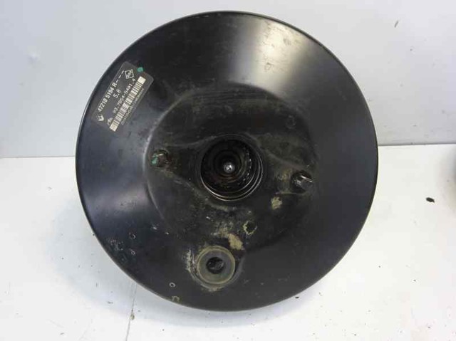 Wzmacniacz próżniowy hamulców 472105194R RENAULT