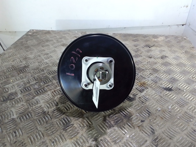 Wzmacniacz próżniowy hamulców 472105194R RENAULT