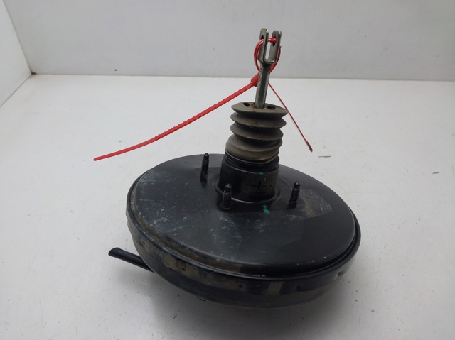 Wzmacniacz próżniowy hamulców 472105194R RENAULT