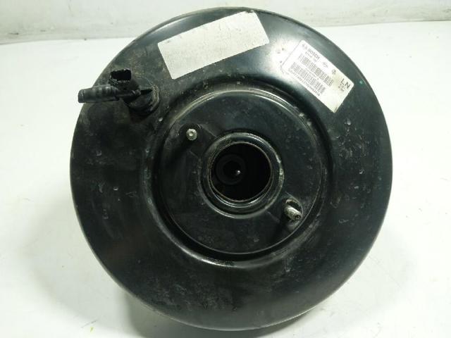 Wzmacniacz próżniowy hamulców 472105948R RENAULT