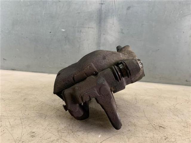 Jarzmo zacisku hamulcowego przedniego Toyota Avensis 3 T27