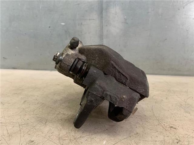 Jarzmo zacisku hamulcowego przedniego Toyota Avensis 3 T27