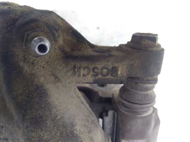 Zacisk hamulcowy przedni lewy 4775002360 TOYOTA