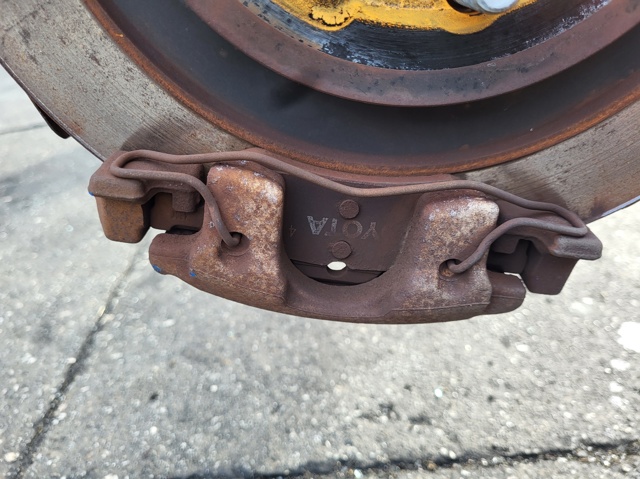 Zacisk hamulcowy tylny lewy 478500D020 TOYOTA