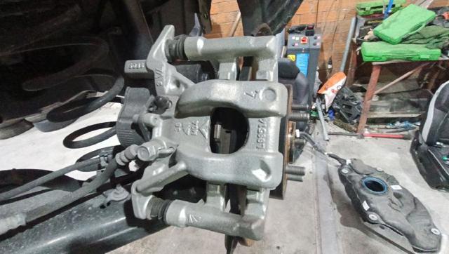 Zacisk hamulcowy tylny lewy 478500D080 TOYOTA