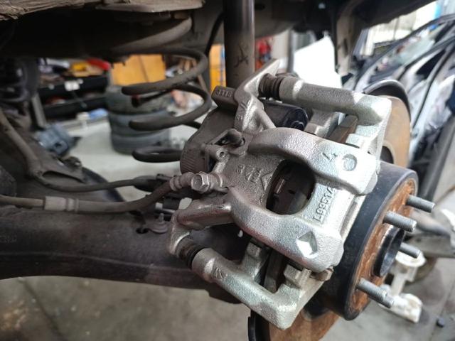 Zacisk hamulcowy tylny lewy 478500D080 TOYOTA