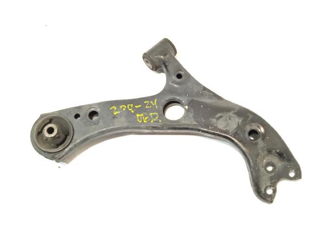 Wahacz zawieszenia przedniego dolny prawy 4806802410 TOYOTA