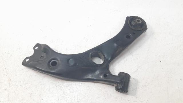 Wahacz zawieszenia przedniego dolny prawy 4806810130 TOYOTA