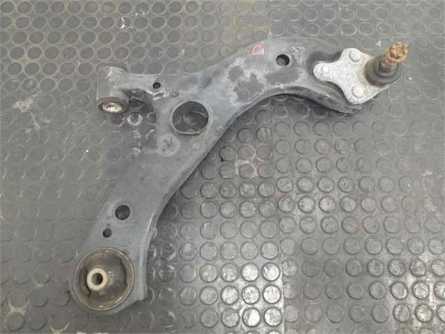 Wahacz zawieszenia przedniego dolny prawy 4806810130 TOYOTA