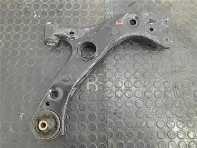 Wahacz zawieszenia przedniego dolny prawy 4806810130 TOYOTA