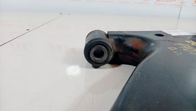 Wahacz zawieszenia przedniego dolny prawy 4806812171 TOYOTA