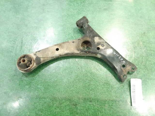 Wahacz zawieszenia przedniego dolny prawy 4806812260 TOYOTA