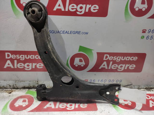 Wahacz zawieszenia przedniego dolny prawy 4806812260 TOYOTA